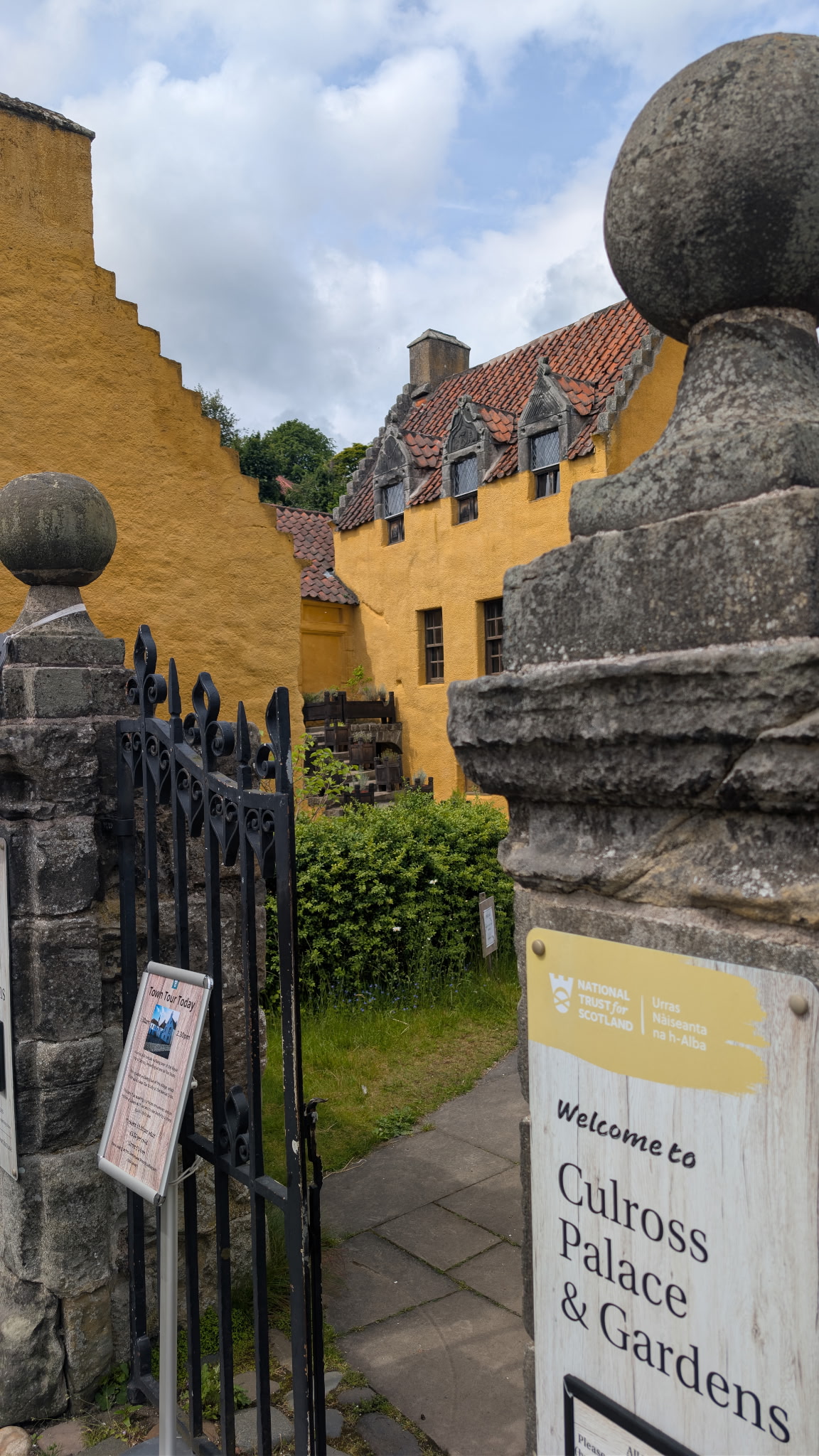 Gate leading to Culross Palace and Gardens